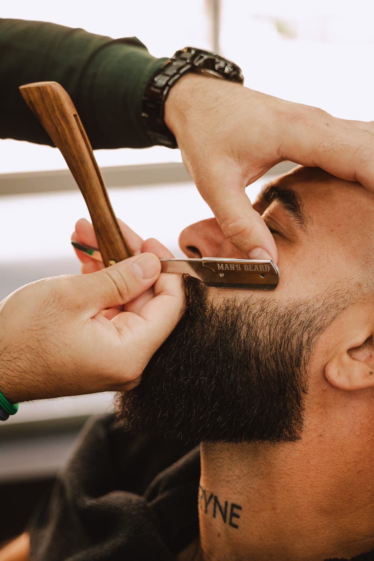 Rasage traditionnel au coupe-chou